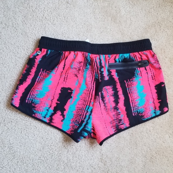 Fabletics shorts medium - Picture 3 of 4